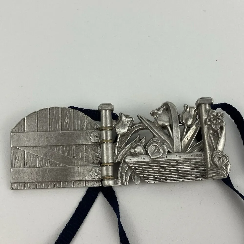 Longaberger Cottage Gate Metal Basket Tie On Accessory 2000 | 1.5